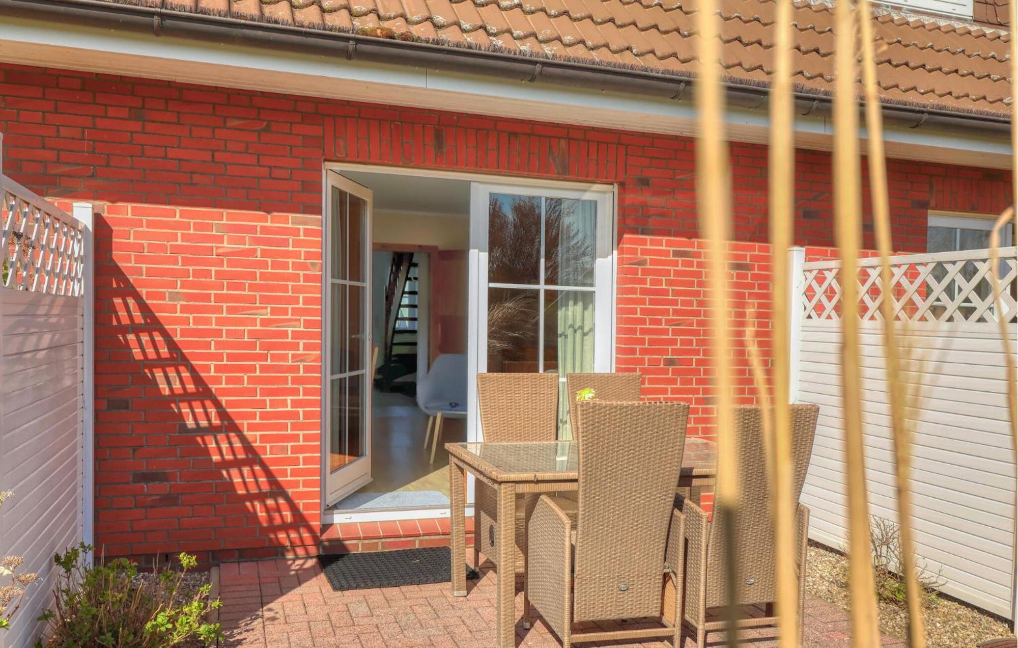 Nice Home In Toenning With Kitchen Eksteriør billede